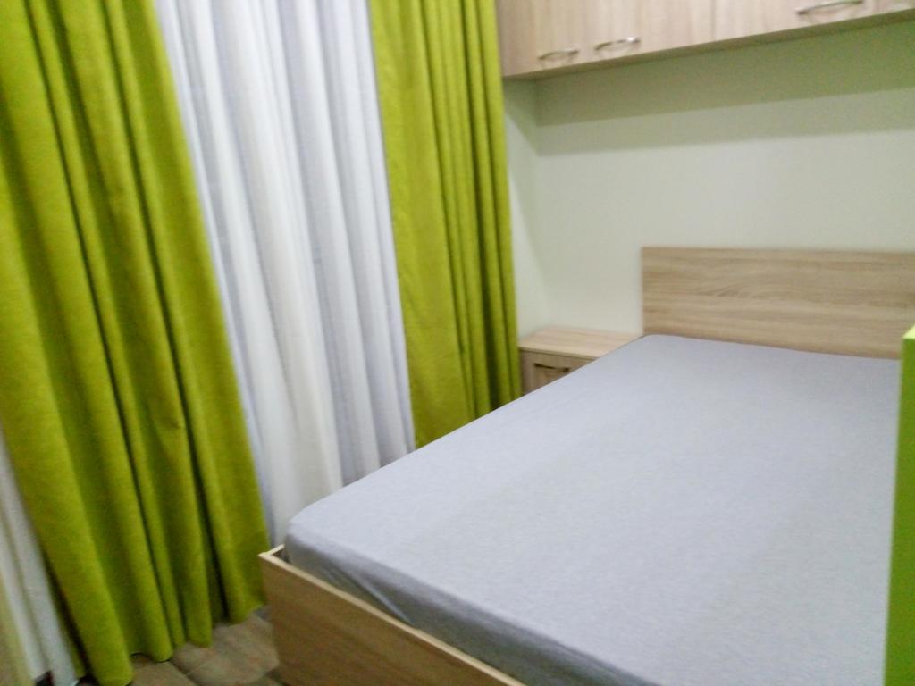 Studio Apartment In Батуми Екстериор снимка